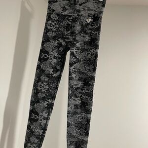 Chic Black and Gray Leggings